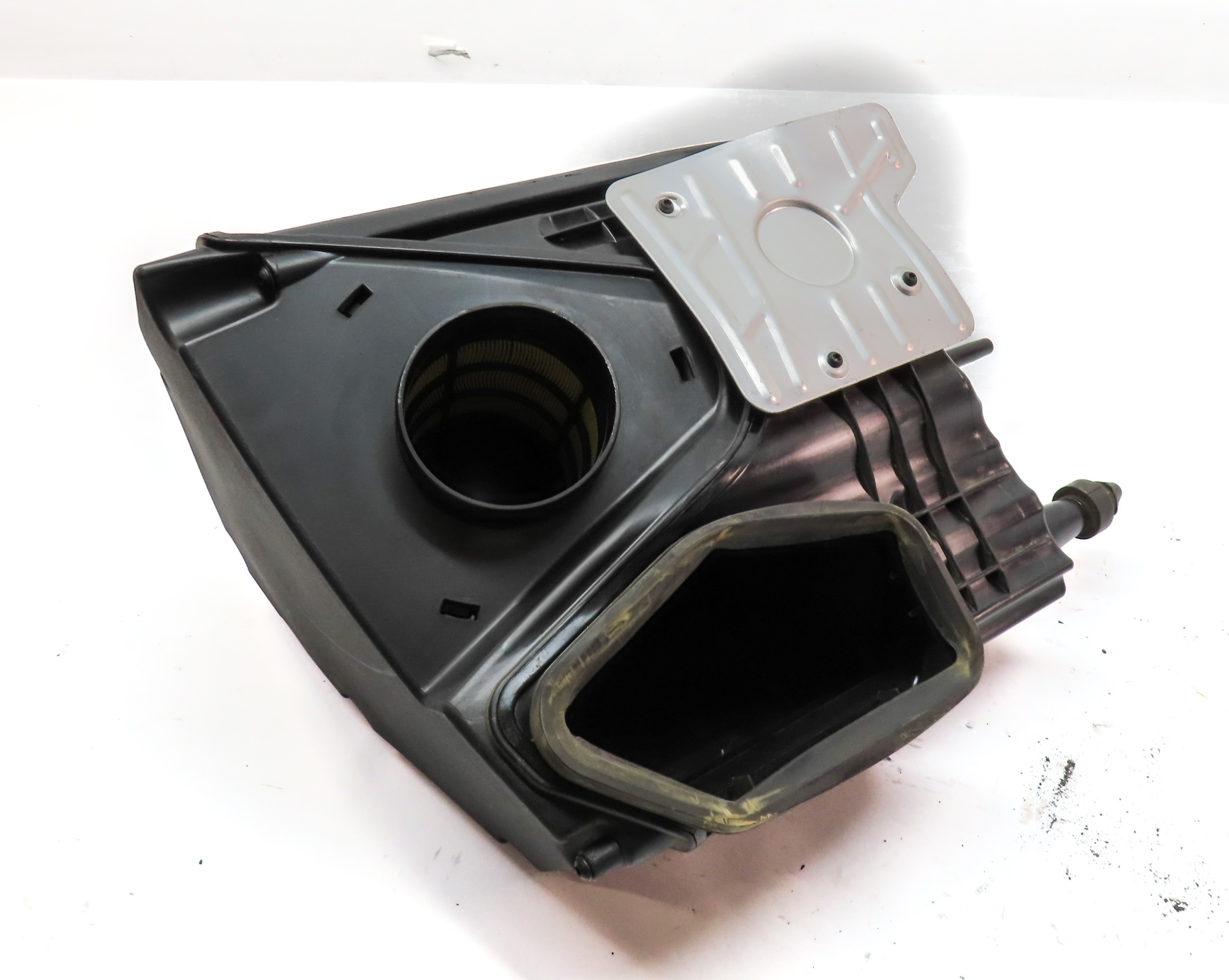 2019-2020 AUDI Q5 FY 80A 2.0L ENGINE AIR INTAKE FILTER CLEANER BOX — exact item pictured